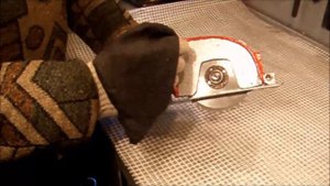 РУЧНАЯ ЦИРКУЛЯРКА ИЗ БОЛГАРКИ (УШМ). MANUAL OF circular saw grinder ( LBM ) .