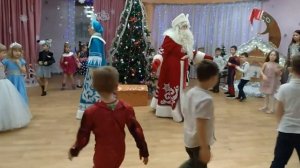 Игра «Кутерьма»//Снег,лед,кутерьма...В пары вставайте ладошками примерзайте...//Игра с Дедом Морозо