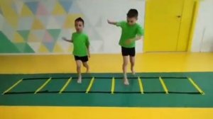 Занятие на координационной лестнице