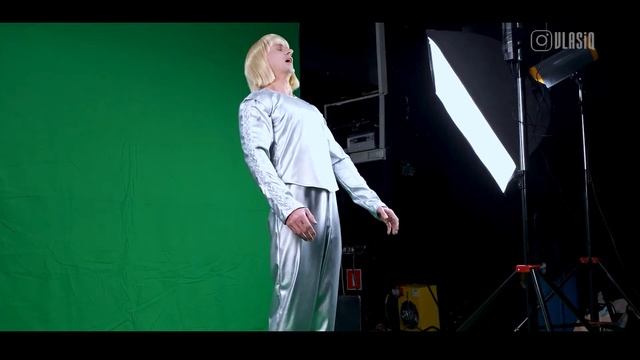 ГОСТЬЯ ИЗ БУДУЩЕГО РОБОТ ВЕРТЕР ВСТРЕТИЛСЯ С СОБОЙ В БУДУЩЕМ