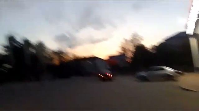 ТЦ Урал Карпинск вечером. смотреть онлайн