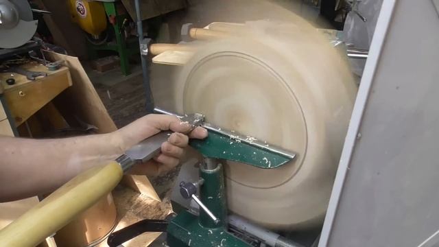 Экспериментальная , состаренная, разделочная торцевая доска, с линзой вместо канавок.