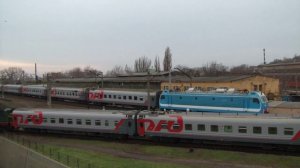 ЭП1М-668 с поездом Кисловодск — Ростов-на-Дону