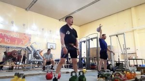 Тренировка знаменитого ветерана гиревого спорта