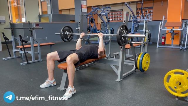 Жим штанги узким хватом - техника выполнения смотреть онлайн