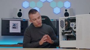 Bigger w/ 3-Sided Mesh Panels - JONSBO VR4