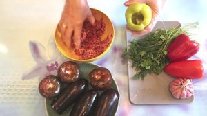 Долма овощная: рецепт приготовления долмы с овощами в казане (из баклажана, перца и помидора) ???