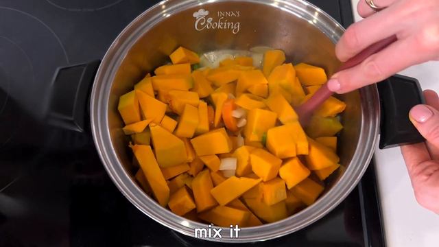 How To Make Super Creamy and Easy Pumpkin Soup