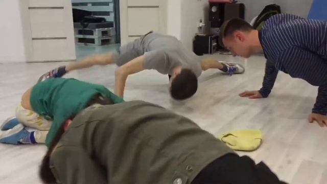 JOHN GOLOVA VIDEO / школа брейк - данса в Сочи "AIR DANCE" смотреть онлайн