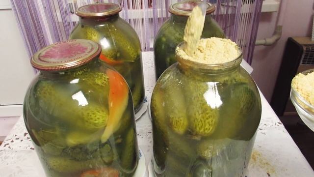 Соленые огурцы в банках на зиму. 2 простых рецепта! Мужская Кухня.