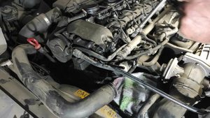 Замена термостата на Mercedes ML W163 Replacing the thermostat for Mercedes ML W163