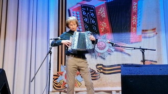 Виртуоз Павел Уханов - Кубанская залихватская смотреть онлайн