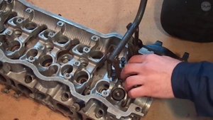 3S-FE. ГБЦ. Клапана, рассухаривание, замена МСК (колпачков)