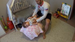 Упражнения на фитболе с новорождёнными