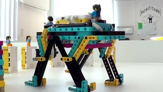 Шагающий робот с датчиком расстояния из набора LEGO® Education SPIKE™ Prime