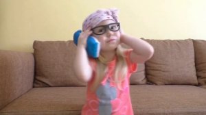Пять малышек прыгали в кроватке / Five Livi Little Babies Jumping on the bed song!