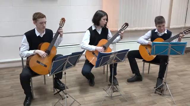 Ансамбль гитаристов Пашков Андрей, Кошелев Фёдор, Кононенко Данил Г Гладков «Песенка друзей» смотреть онлайн