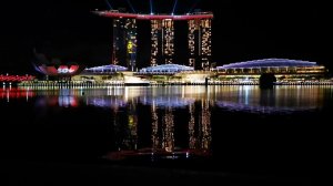 Marina Bay Sands  Сингапур съемка ночью в 4к