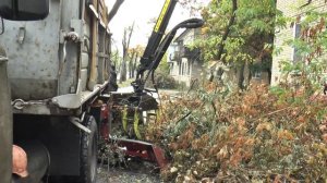 Уборка веток щеподробильной машиной