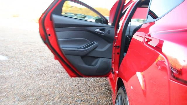 Ford Focus 2.3 RS Red Edition 6 Speed Manual 5dr Finished in Race Red смотреть онлайн
