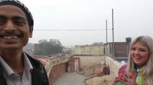 Индус говорит по-русски чуть-чуть