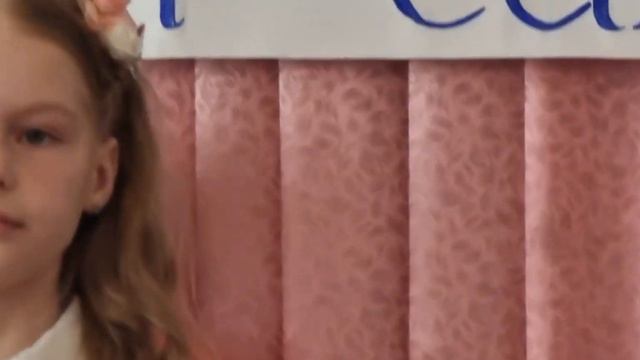 песня " Весна близка" - исполняет Собина Дарья смотреть онлайн