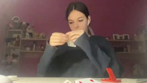 делаю бездарную корону из карт