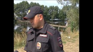 Полицейские на скутерах
