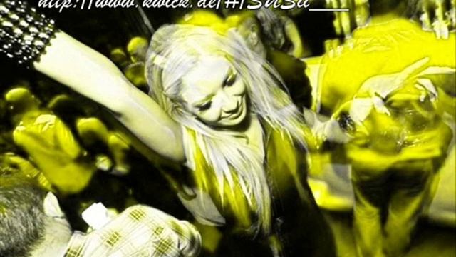 зеленая трава.