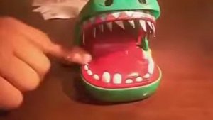 Экстримальный вид игры больные зубы кракадила людям старше 35лет несмотреть