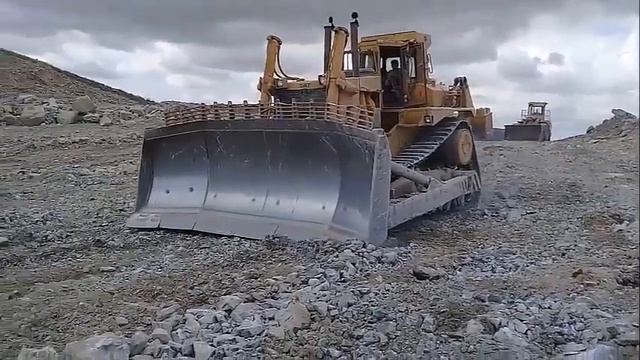 Caterpillar D10 HISTORY AND SPECIFICATIONS catd10 caterpillar bulldozer