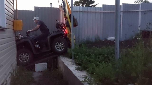 экскаватор на "Дровах" - едем в гараж смотреть онлайн