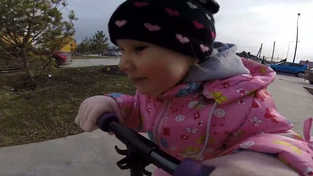 Как нужно кататься на самокате в 3 года смотреть онлайн