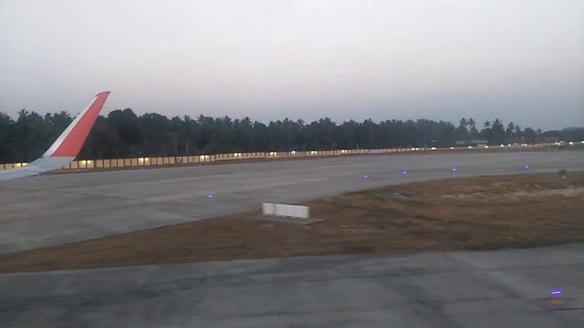 Flight landing at Thiruvananthapuram International Airport (Air Arabia from Sharjah) смотреть онлайн