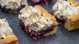 Хоть на праздник, хоть на каждый день! Песочный ПИРОГ с джемом и безе.