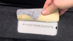 Volvo XC 40 где находится vin , номер двигателя 2.0 дизель и другие дублирующие обозначения.