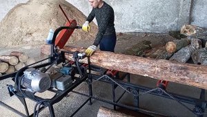 электропила стационарная полуавтоматическая.Для розпиловки кругляка 1,2,3 метрового фирмы (ЛЕСОРУБ)