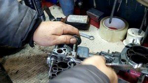 Очень быстрая рихтовка фланца карбюратора озон.
