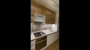 Трехъярусная кухня со сборкой в два этапа