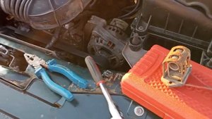 Замена сопротивления вентилятора охлаждения сверху.