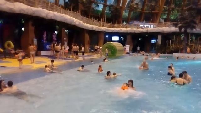 Развлекательная зона Аквапарка Питерленд в День Святого Валентина смотреть онлайн