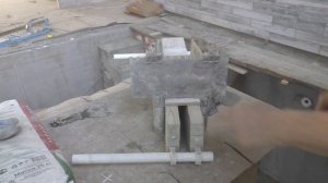 Нанесение плиточного клея без применения зубчатого шпателя .