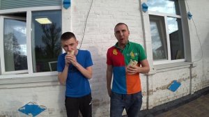 САМОЕ БЫСТРОЕ ПОЕДАНИЕ ШАУРМЫ. ЗАРУБА ПОД ДОЖДЁМ. КТО БЫСТРЕЕ СЪЕСТ. ДОМАШНИЙ ТУРНИР