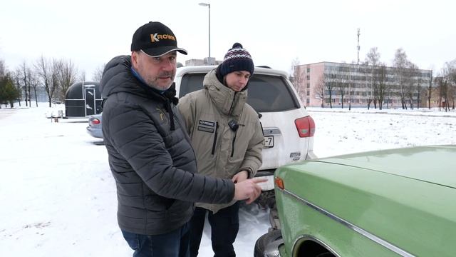 Нашли ВАЗ-2103 в родной окраске + бонус мопед Рига смотреть онлайн