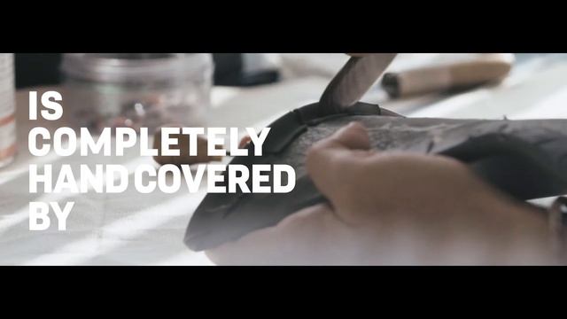 #DidYouKnow? Our DS 7 CROSSBACK’s leather dashboard is completely hand covered? смотреть онлайн