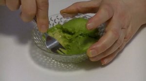 Вкусные и полезные бутербродики из авокадо и красной икры.