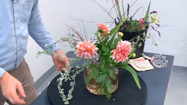 How To Make A Late Summer Hurricane Flower Design Using Floraguppy смотреть онлайн