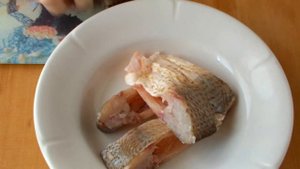 Готовлю рыбу. Лещ запечённый на луковой подушке. Мамин рецепт
