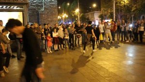 Танцы на улицах Тбилиси - Грузия
