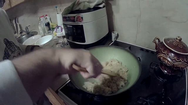 Обжариваем рис и лапшу (фунчозу) на сковороде WOK смотреть онлайн